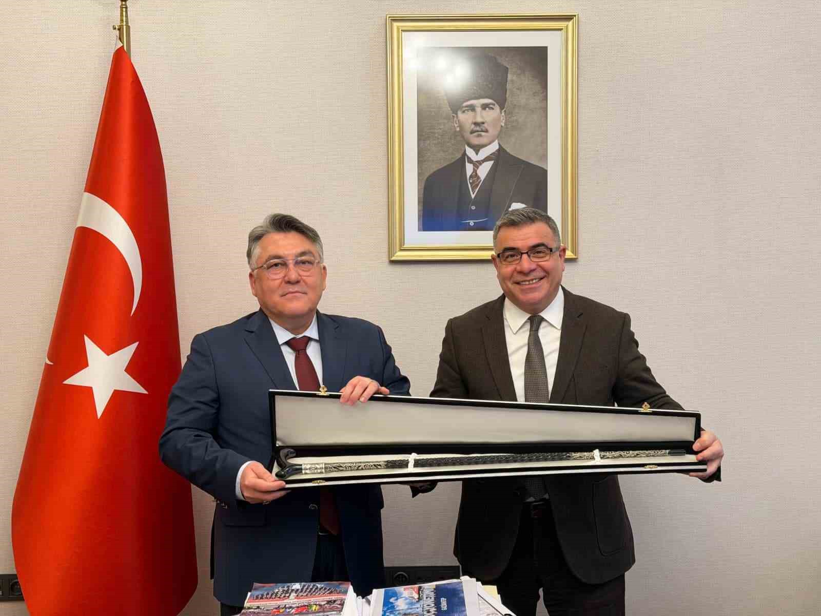 rektor ozolcerden icisleri bakani basdanismani yolcuya ziyaret