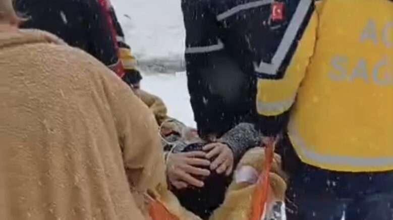 saglik ekipleri 72 saat icerisinde karda mahsur kalan 265 hastaya ulasti jSH7Yf9d