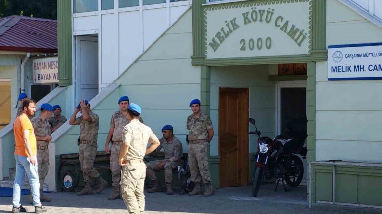 samsunda 2 kisinin oldugu cami cikisi silahli catismada 5 kisiye 2 kez muebbet hapis rP1vzIWe