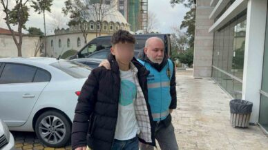 samsunda firinda 2 kisiyi bicaklayan cocuk adliyeye sevk edildi 7btdVC4V