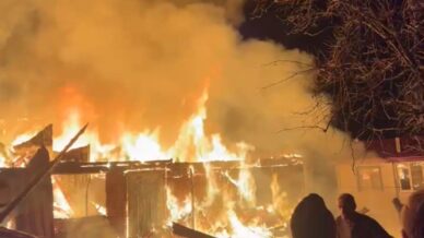 samsunda gece yarisi korku dolu anlar kirsal mahallede iki ev alevlere teslim oldu fJmfV9VY