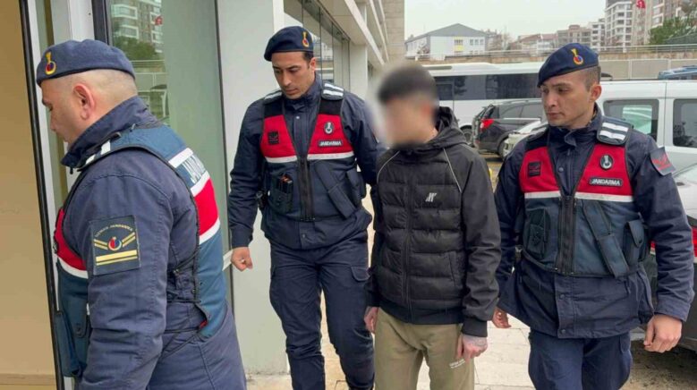 samsunda uyusturucu hapla yakalanan 17 yasindaki cocuk tutuklandi e3LLH6k8