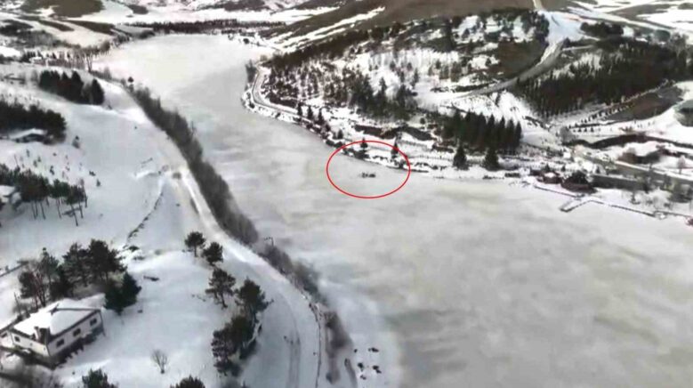 samsunlu doga fotografcisi doktor donmus golun uzerinde kamp yapti 8PCnruYJ