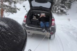 savsatta geleneksel tahta kizaklarla kis eglencesi nlmEOzr9