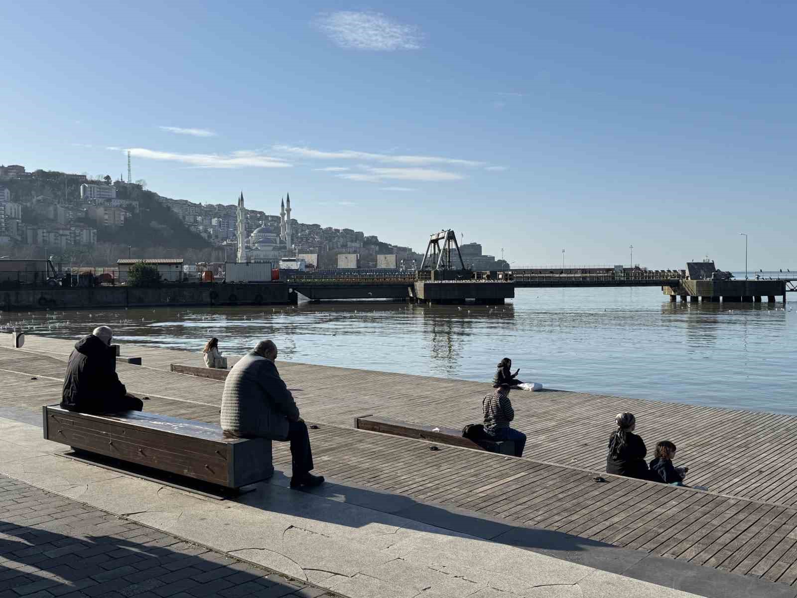 sicak havayi gorenler sahile kostu DqF4XErp