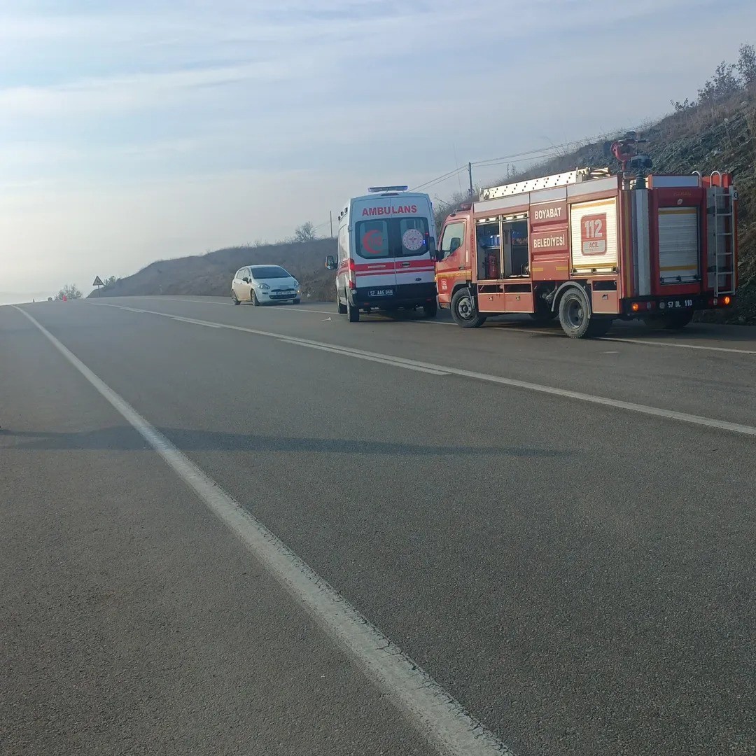 sinopta kontrolden cikan otomobil sarampole devrildi 5 yarali rLSaJw1L