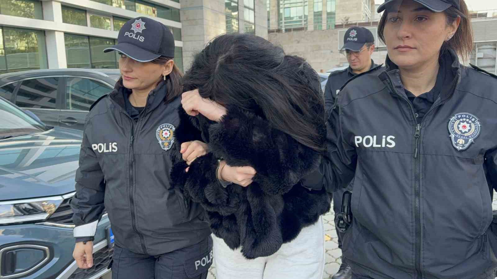 sosyal medyadan bekci ve polislere hakaret eden kadin tutuklandi TZ23mXnR