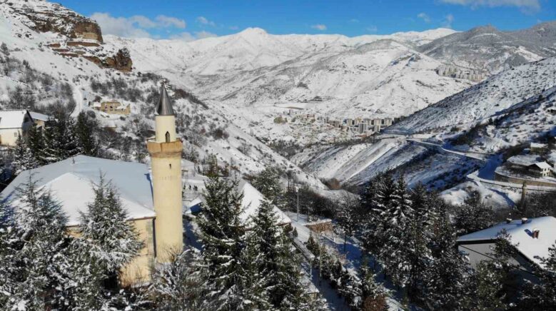 tarihi suleymaniye mahallesinden kar manzaralari gbTaXj56