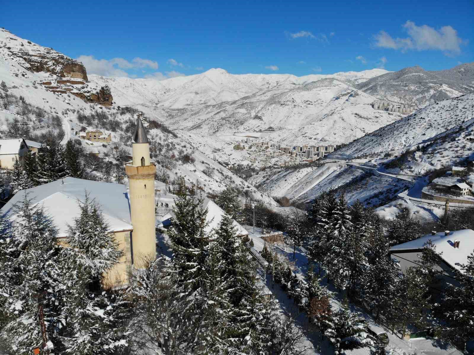 tarihi suleymaniye mahallesinden kar manzaralari gbTaXj56
