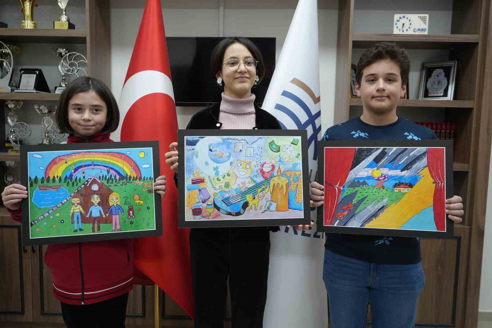 turk ogrencilerden kuresel sanat basarisi samsunlu ogrenciler abdde 5 dunya derecesi kazandi