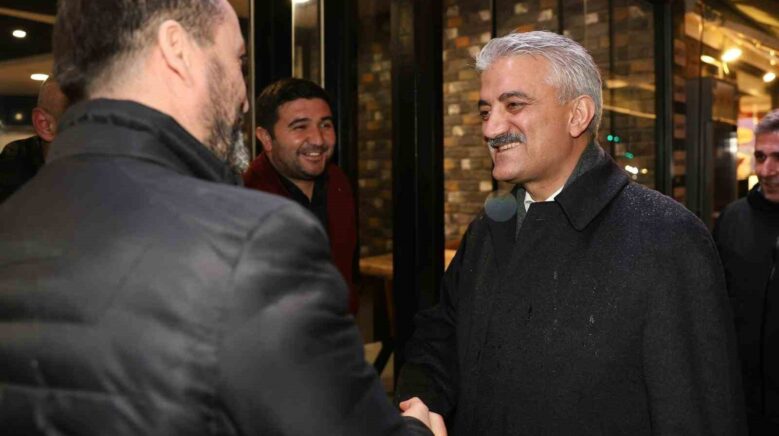 vali makas konuralpde yapilan denetime katilarak esnaflari ziyaret etti MfuJJr3q