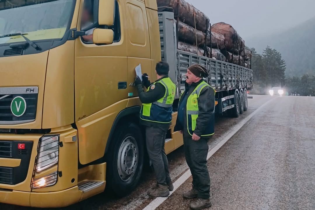 yuklu araclar tek tek kontrol edildi Fw4vvHDk