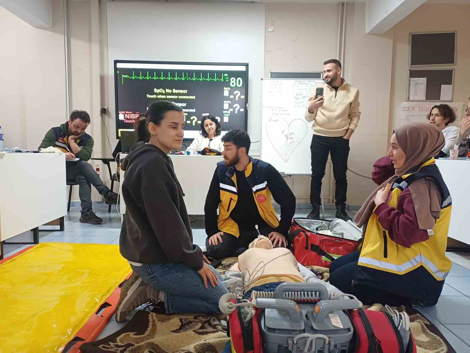 112 personeli egitimden gecti Iqtcjau6