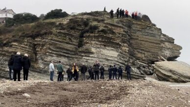 3 gundur kayip olan kadin kayaliklarda olu bulundu Ln6mdwjn