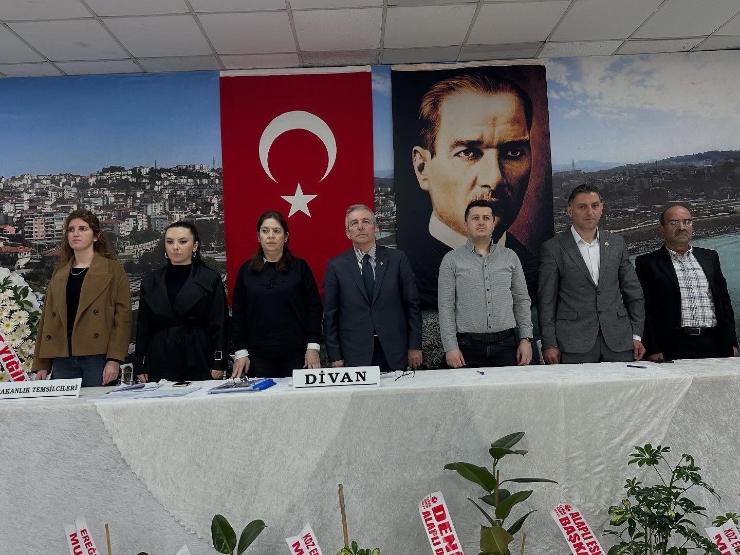 alapli soforler ve otomobilciler esnaf odasinda kemal cam guven tazeledi