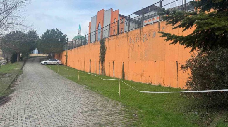 alapli toki ilk ve ortaokulunda istinat duvarinda cokme tehlikesi fFGIBL8D