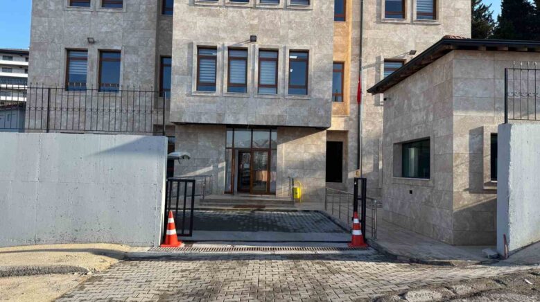 alaplida uyusturucu operasyonunda 2 tutuklama Sy6rWpOr