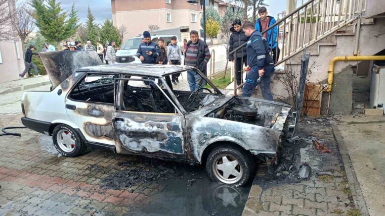 alevlere teslim olan fiat tofas otomobil kullanilmaz hale geldi giisjPx3