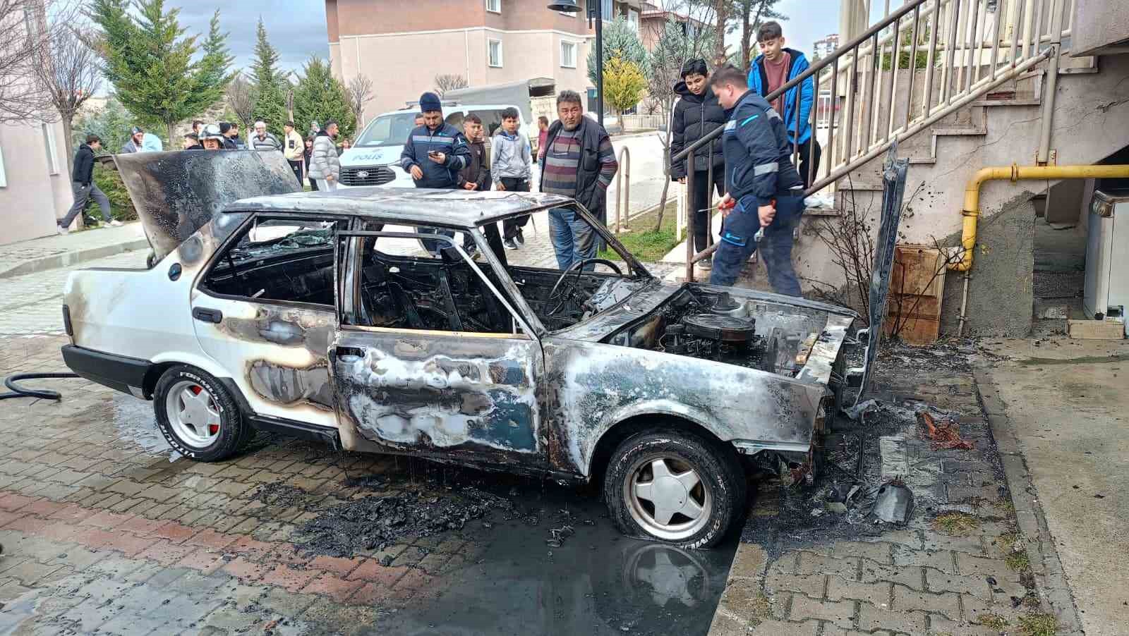 alevlere teslim olan fiat tofas otomobil kullanilmaz hale geldi