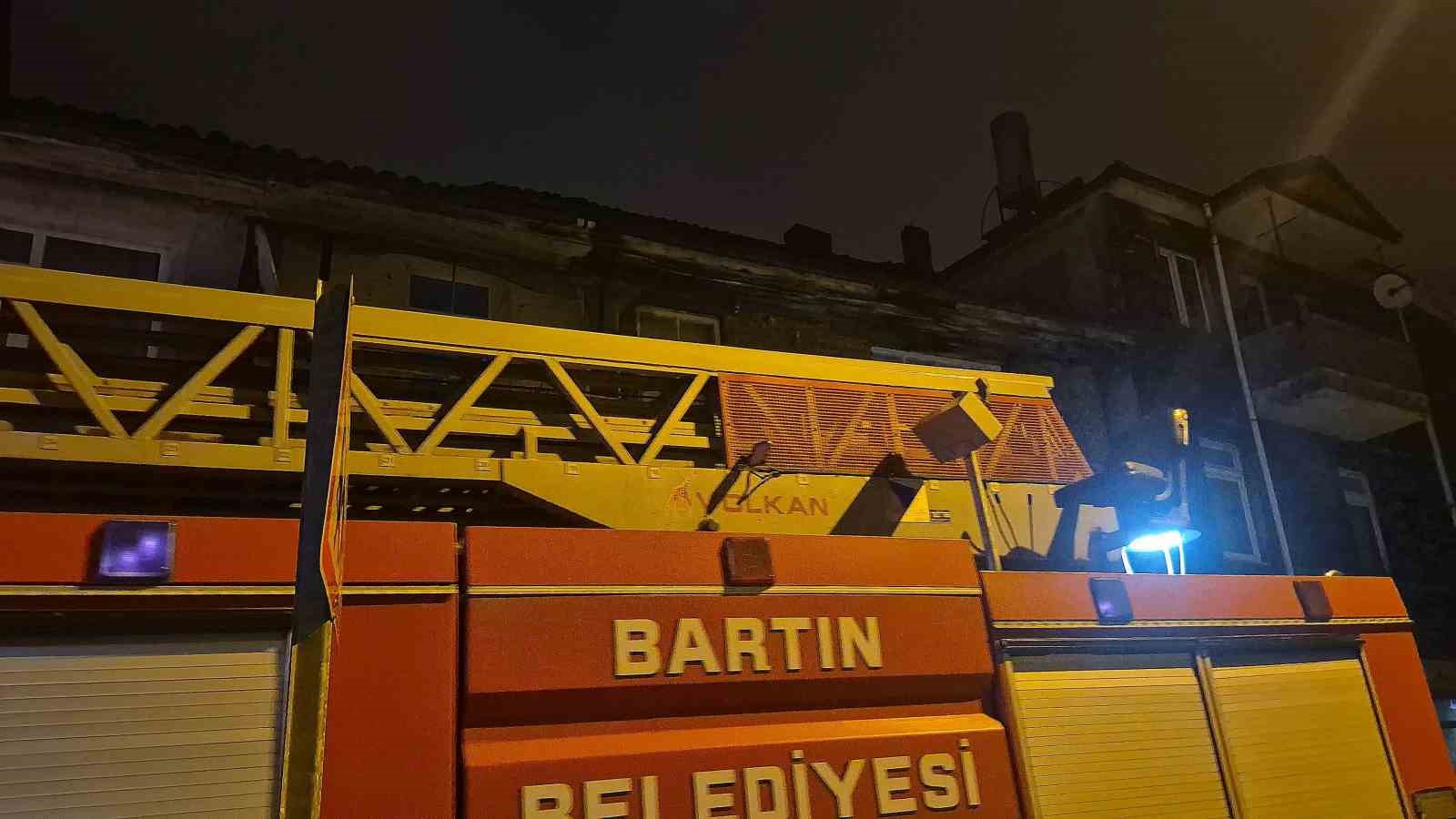 ayni mahallede gelen 2 ayri ihbar ekipleri harekete gecirdi Cm6svI9S