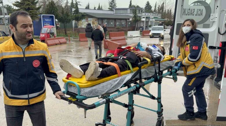 babasini ameliyata gotururken yaptigi kazada oglu yaralandi 1vXqnUFw