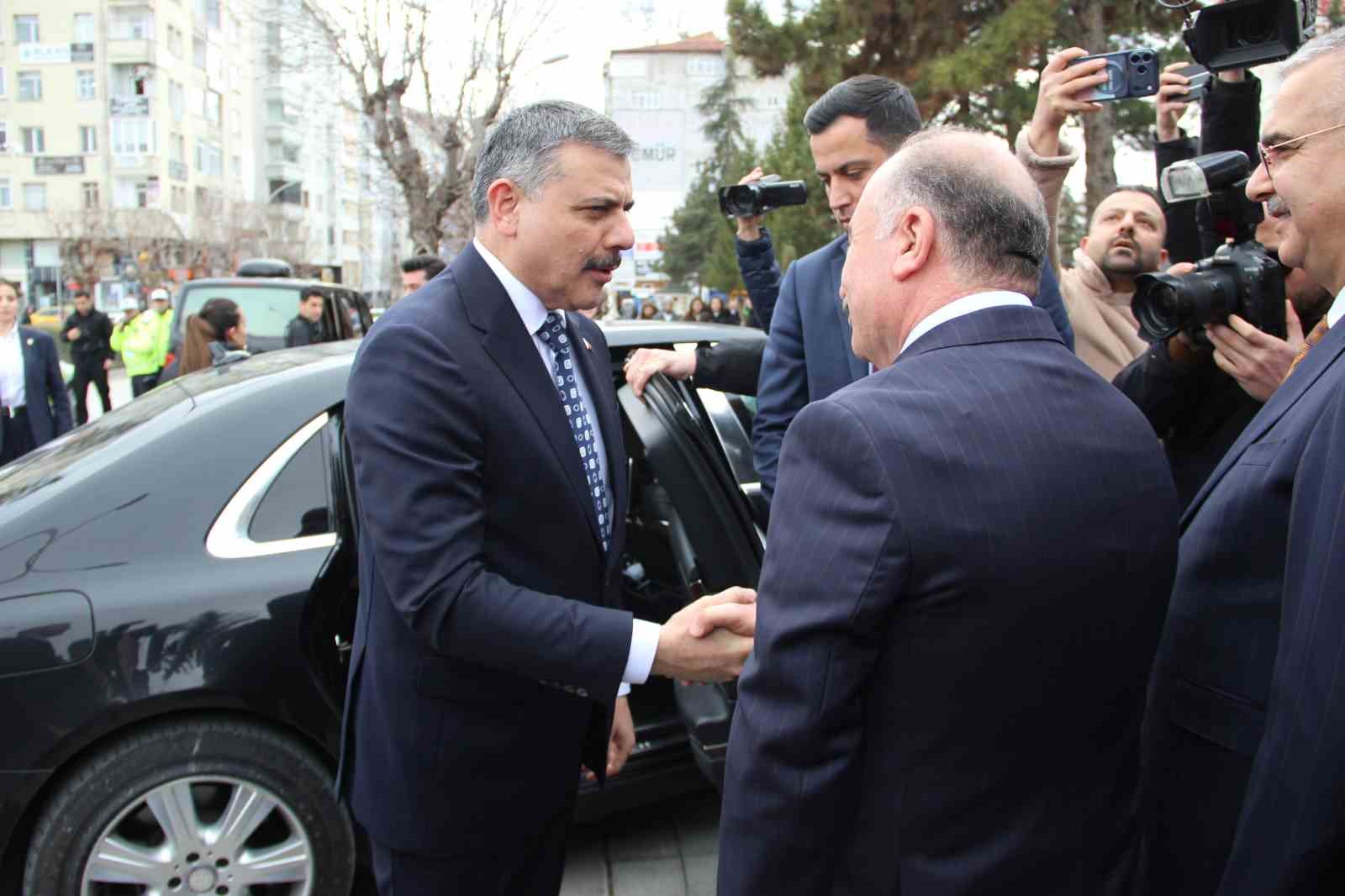 bakan ciftci 5 yil valilik yaptigi corumu ziyaret etti nXbPiMta