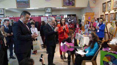 bakan yardimcisi yelkenci harezmi egitim modeliyle hazirlanan sergiyi gezdi gmUfx8zd