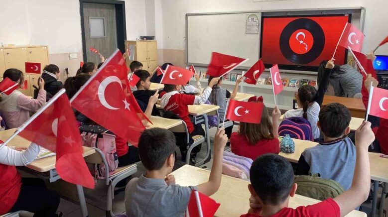 boluda 52 bin ogrenci yeniden dersbasi yapti 9EfDvizp