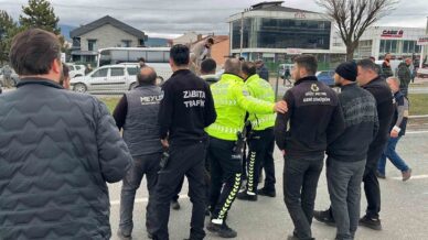 boluda kaza sonrasi arbede 7 yarali 2 gozalti mm268PIa