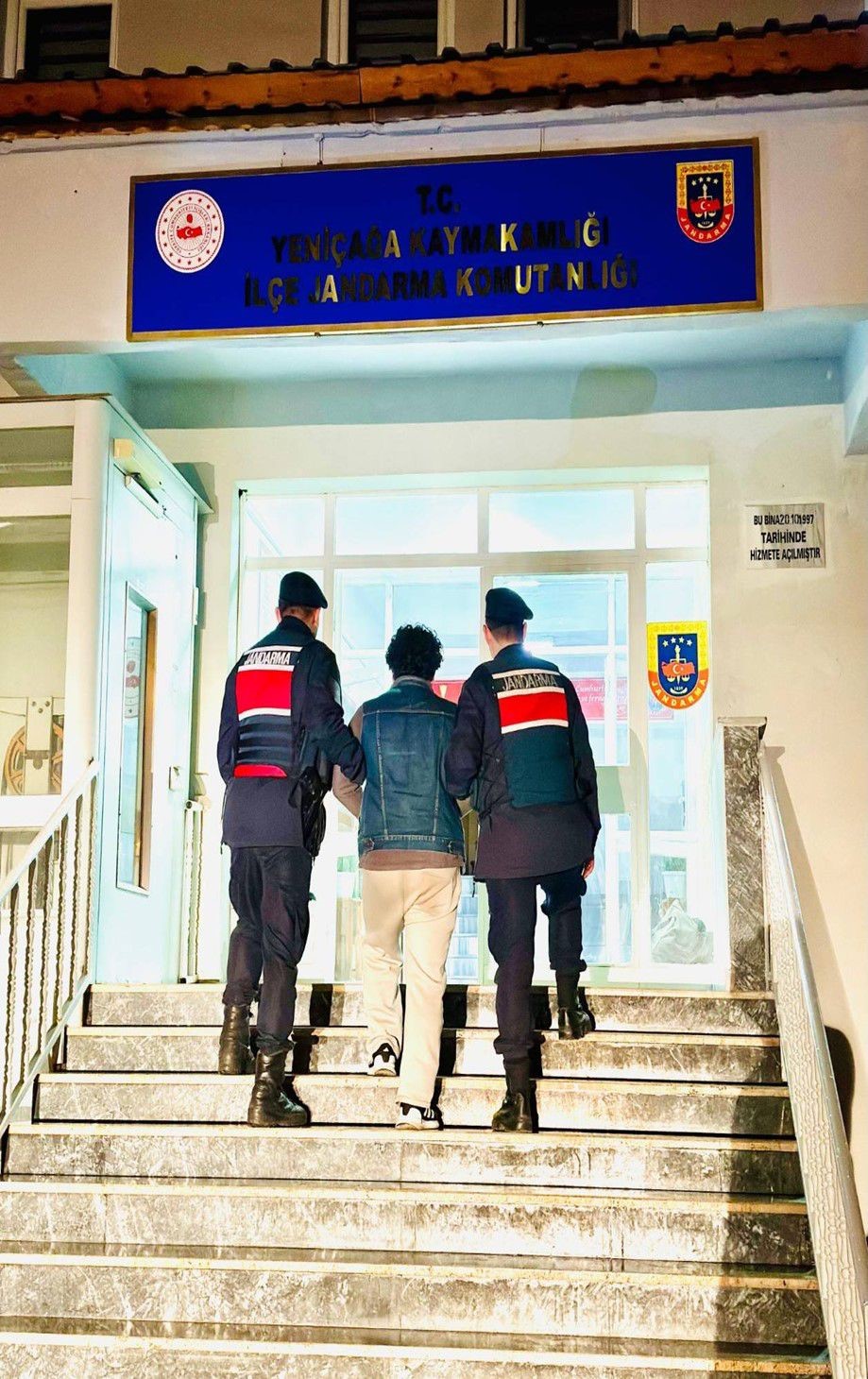 boluda kesinlesmis hapis cezasi bulunan hukumlu yakalandi s3uTzee8