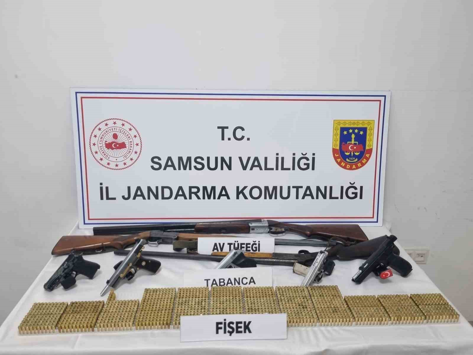 canikte havaya ates acan 2 supheliye jandarma baskini cephanelik gibi ev PWVgketf
