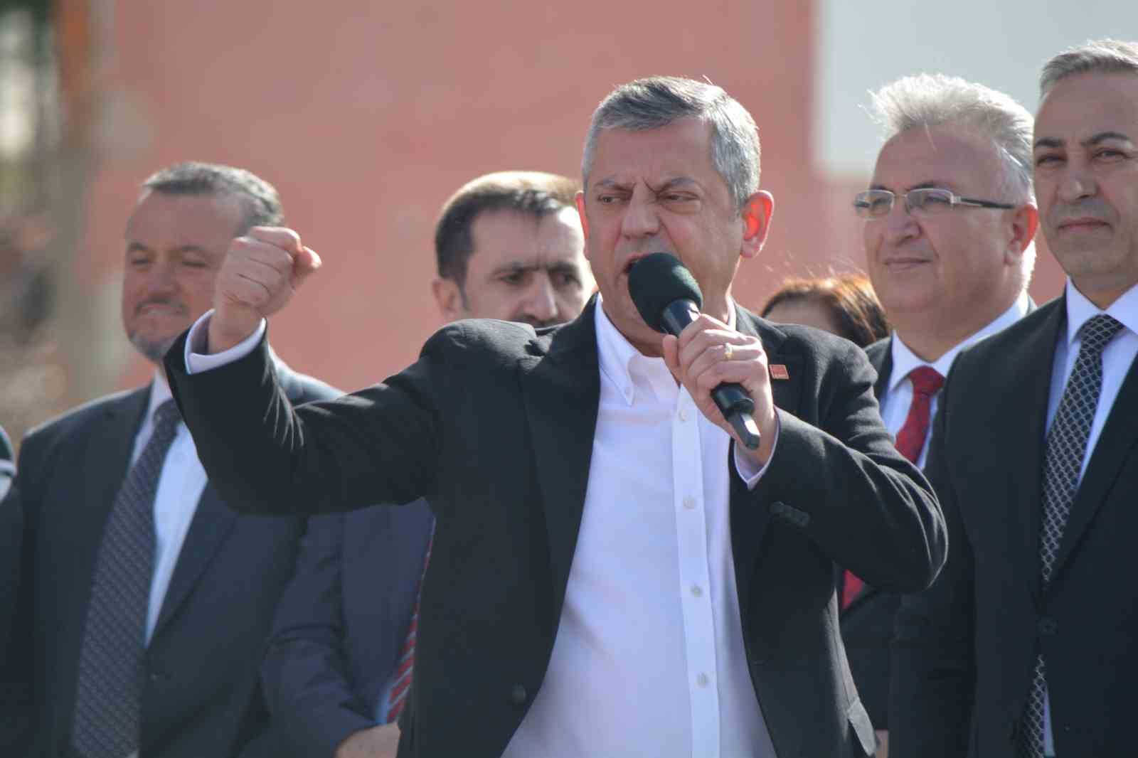 chp genel baskani ozel 47 yil ikinci parti kalan ama millete saygisini kaybetmeyen siyasetin