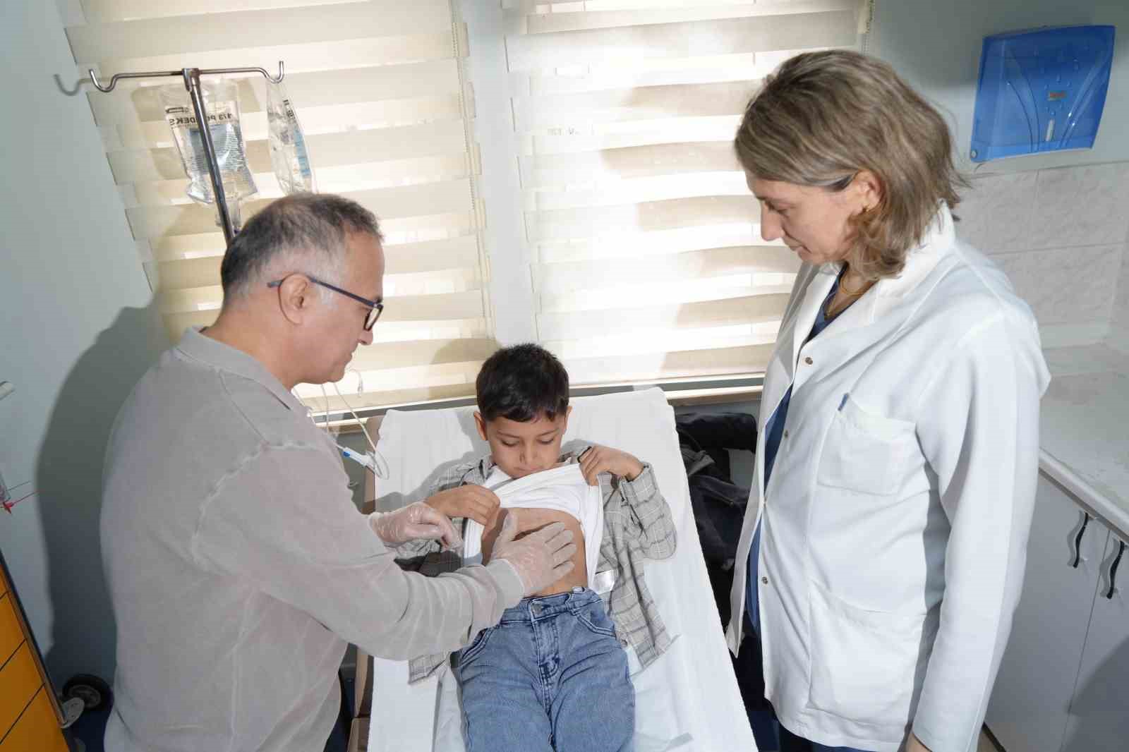 cocuklarda nadir gorulen diyafram fitigi samsunda ilk kez tedavi edildi bU1sGpnv