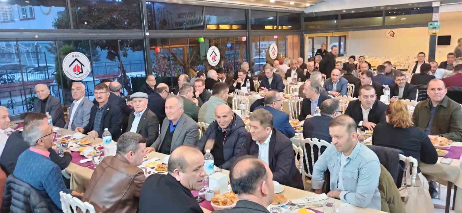 devrekli muhtarlar iftar yemeginde bir araya geldiler ttIwafYl