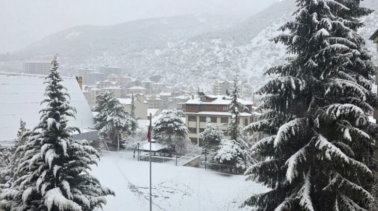 gumushanede kar nedeniyle 193 koy yolu ulasima kapandi NnNUqrdq