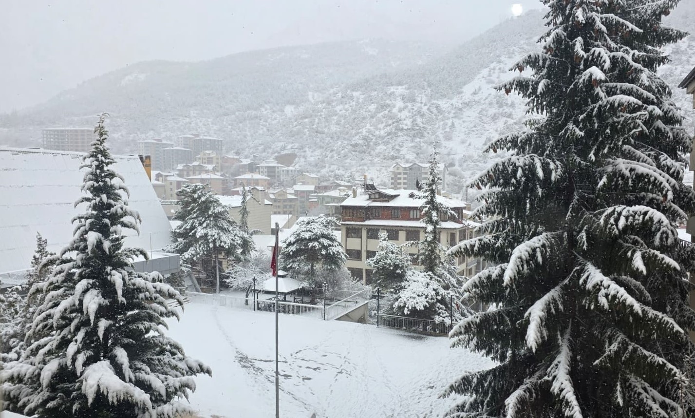 gumushanede kar nedeniyle 193 koy yolu ulasima kapandi NnNUqrdq