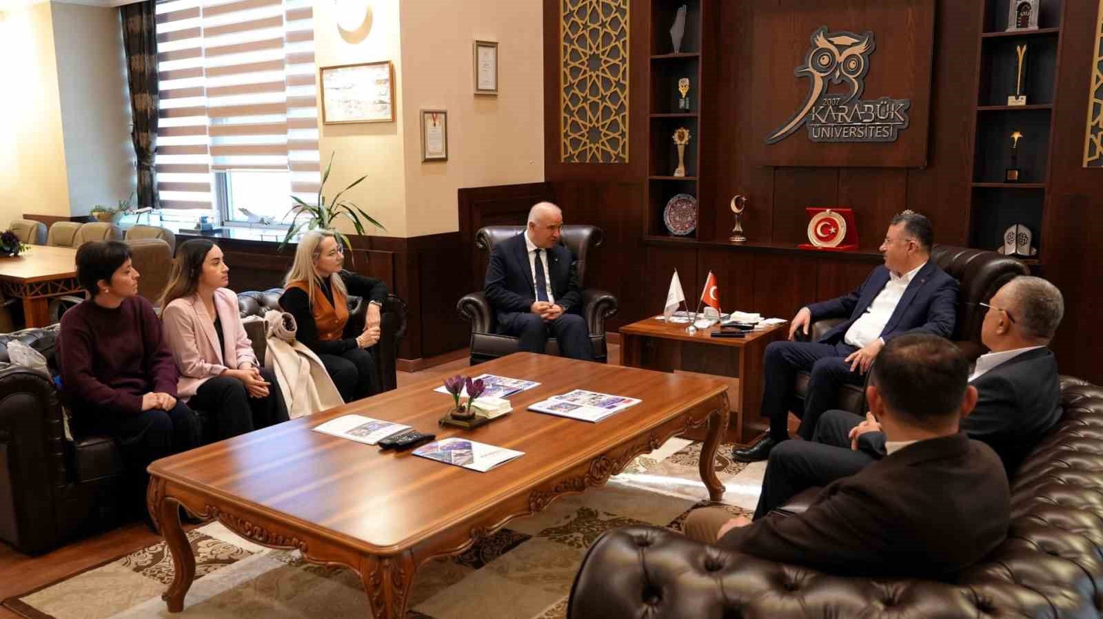 karabuk bartinlilar derneginden prof dr fatih kirisika ziyaret