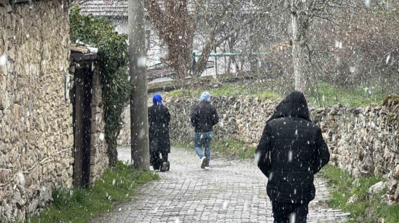 karabukun yuksek kesimlerinde kar yagisi yeniden basladi CnbGWS7h
