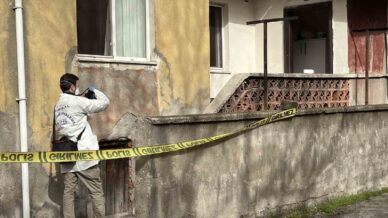 karbonmonoksit zehirlenmesinden hayatini kaybetti 8RdS3MHz