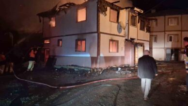 kastamonuda alevlere teslim olan iki katli ev kullanilamaz hale geldi wHt4Vspt