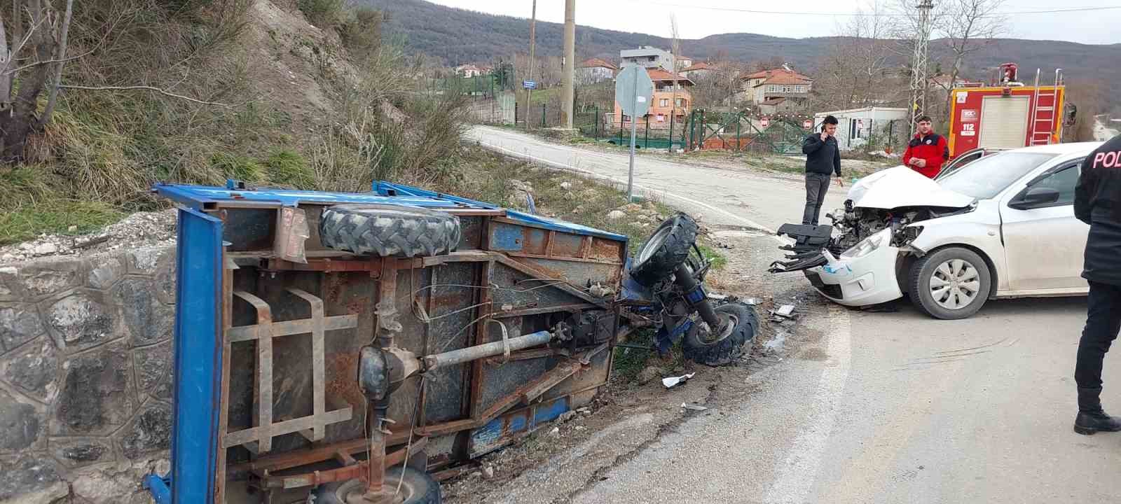 kastamonuda otomobil ile pat pat carpisti 3 yarali rrQPjpeL