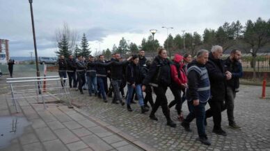 kastamonuda uyusturucu operasyonunda yakalanan 12 supheli adliyeye sevk edildi XuuOLVSl