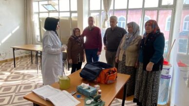 koyde yasayan vatandaslara kanser taramalarinin onemi anlatildi rWwU43sL