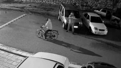 motosikletli saldirganlar ayni is yerini ikinci kez kursun yagmuruna tuttu o anlar kamerada 1T59PsEx