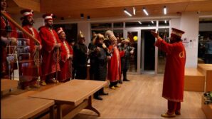 ogrenciler marsla girdi mehterle karsilandi vEHwyJdP