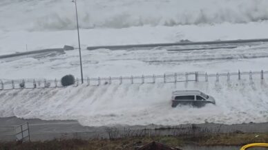 rizede dev dalgalar karadeniz sahil yoluna ulasti sNY8UeLB