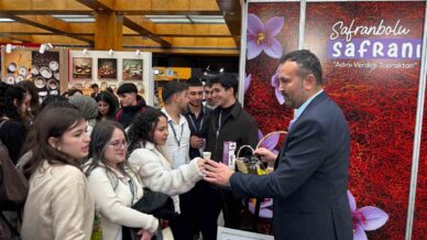 safranbolu tso culinary forumda safranbolu safranini tanitti zy8KQ3Xs