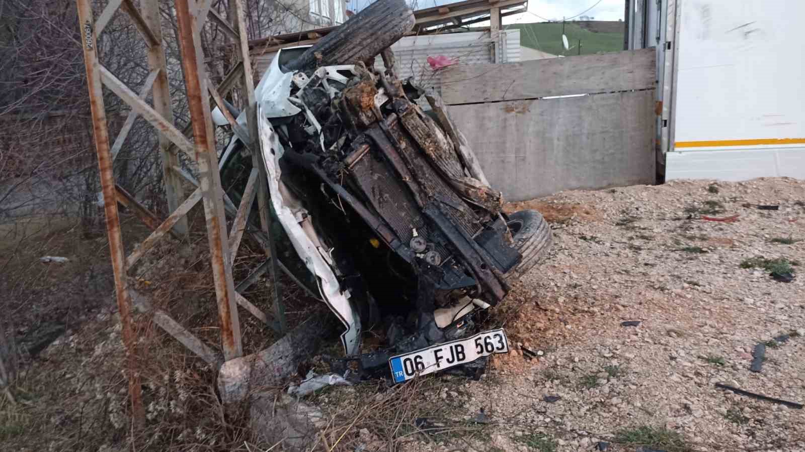 samsunda otomobil takla atti 2 yarali