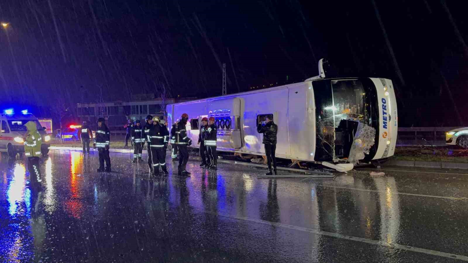 samsunda yolcu otobusu devrildi 6 yarali 4wHTKECC