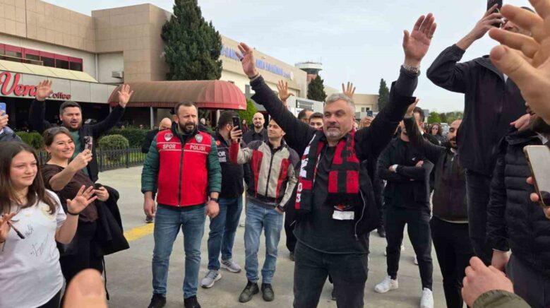 samsunspor taraftarlarindan thomas reise duygusal veda kVWCkRi7